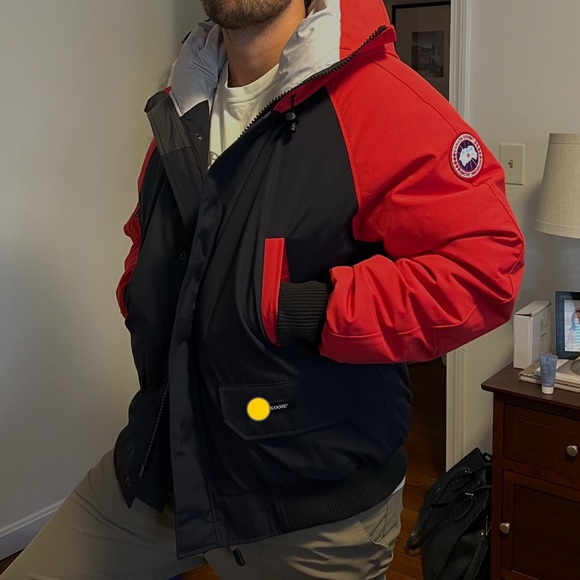 Men’s Canada Goose Red Chilliwack bomber jacket - Picture 5 of 10